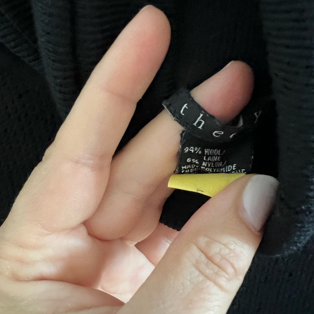 Theory black wool fitted sweater - Picture 3 of 6